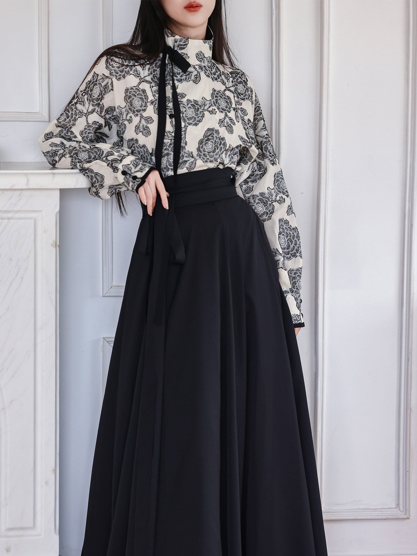 NIMENG [Floral Ink] Orig Tang-Style Poqun Han-Inspired Cotton-Linen High-Collar Shirt S/S Commute Smart Black & White