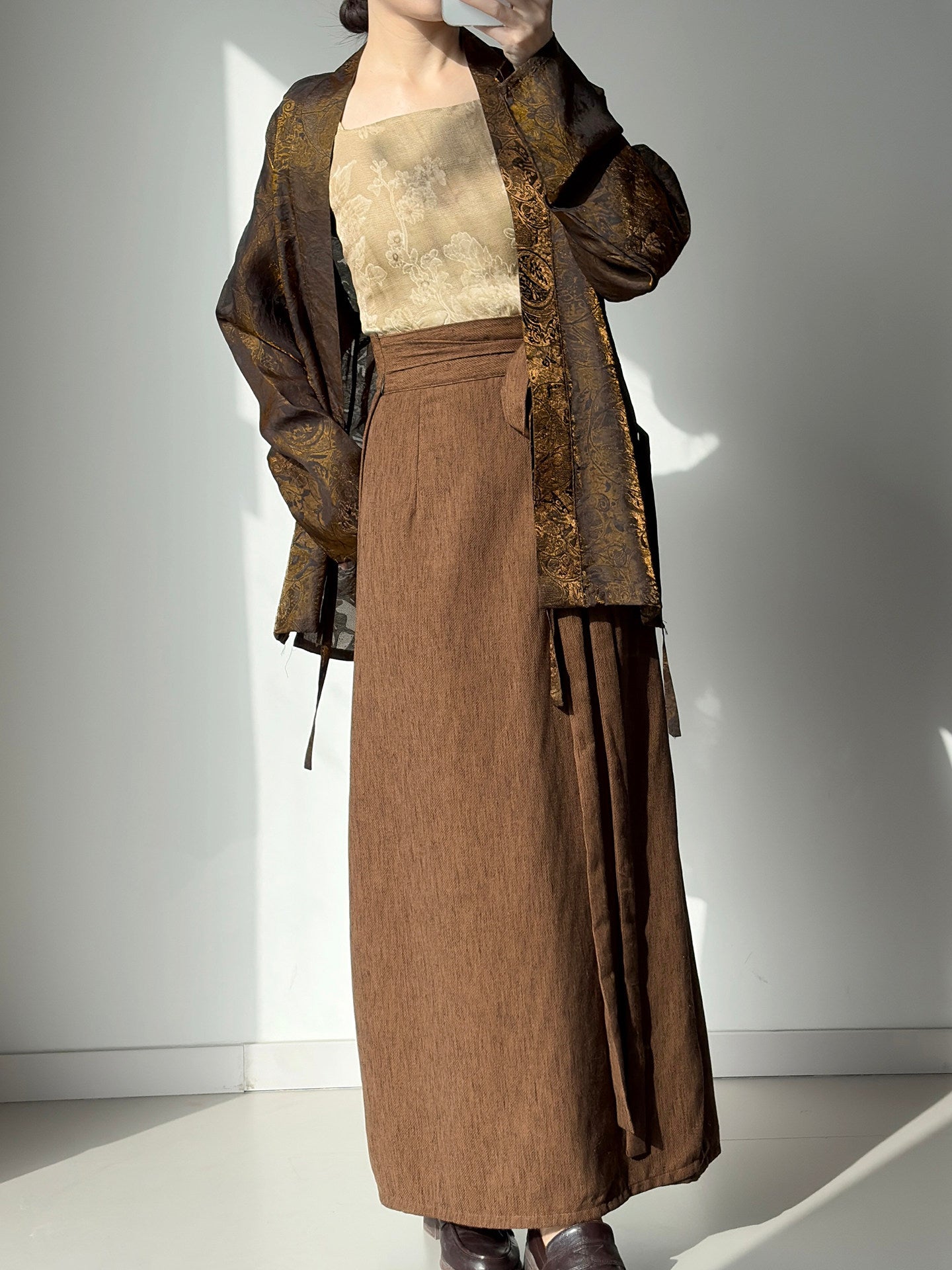 Dark Sleeve Fragrance [Sandalwood] Rayon Iridescent Batwing Sleeve Short Top w/ Darts & Wrap Skirt, Slimming Hanfu, Women's Daily