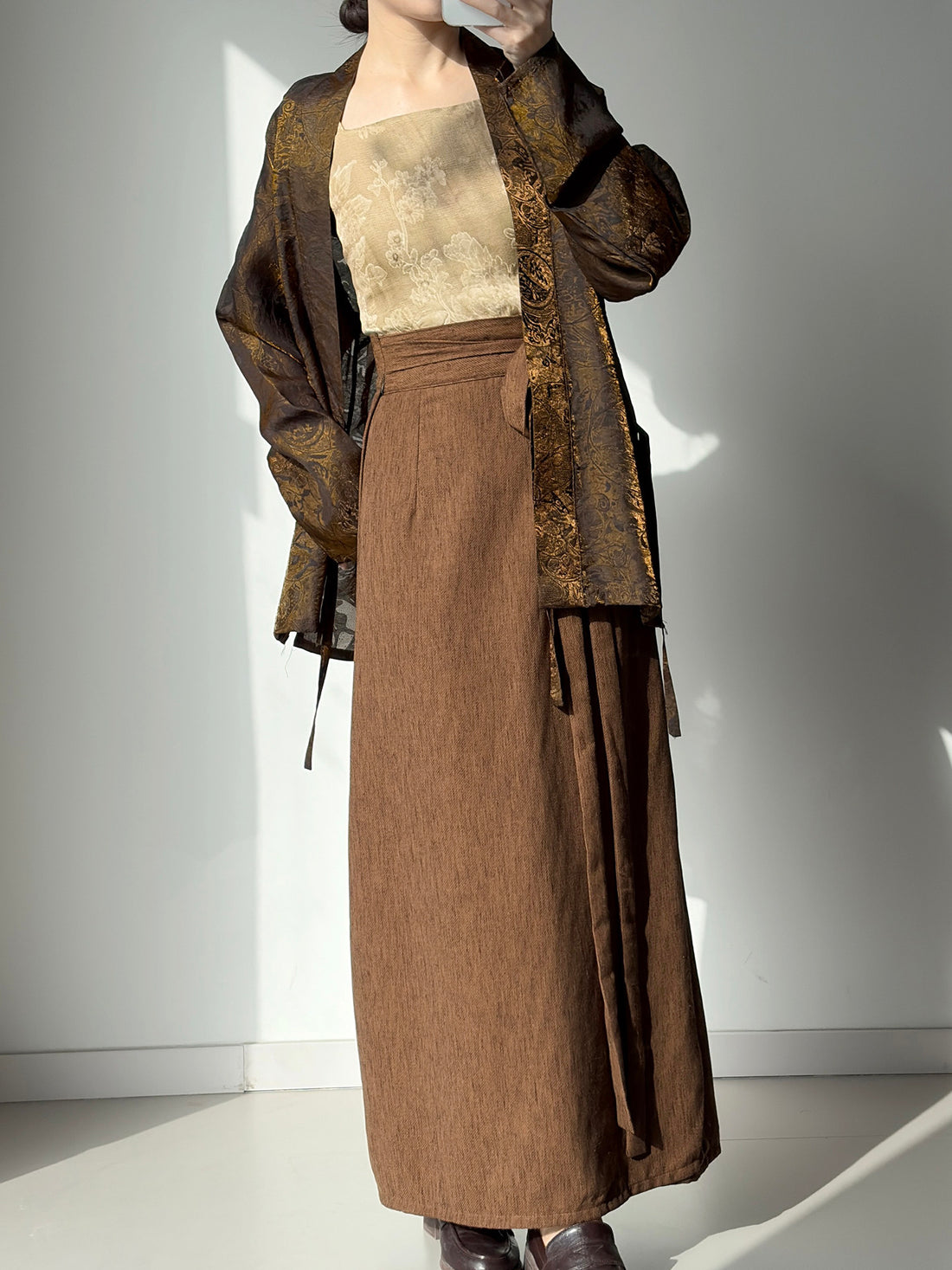 Dark Sleeve Fragrance [Sandalwood] Rayon Iridescent Batwing Sleeve Short Top w/ Darts & Wrap Skirt, Slimming Hanfu, Women's Daily