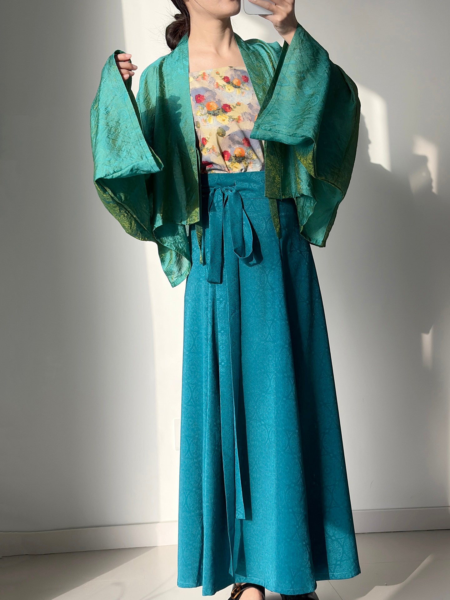 Dark Sleeve Fragrance [Indigo] Rayon Iridescent Famen Temple Short Top & 8-Panel Skirt Hanfu Daily Commute for Women