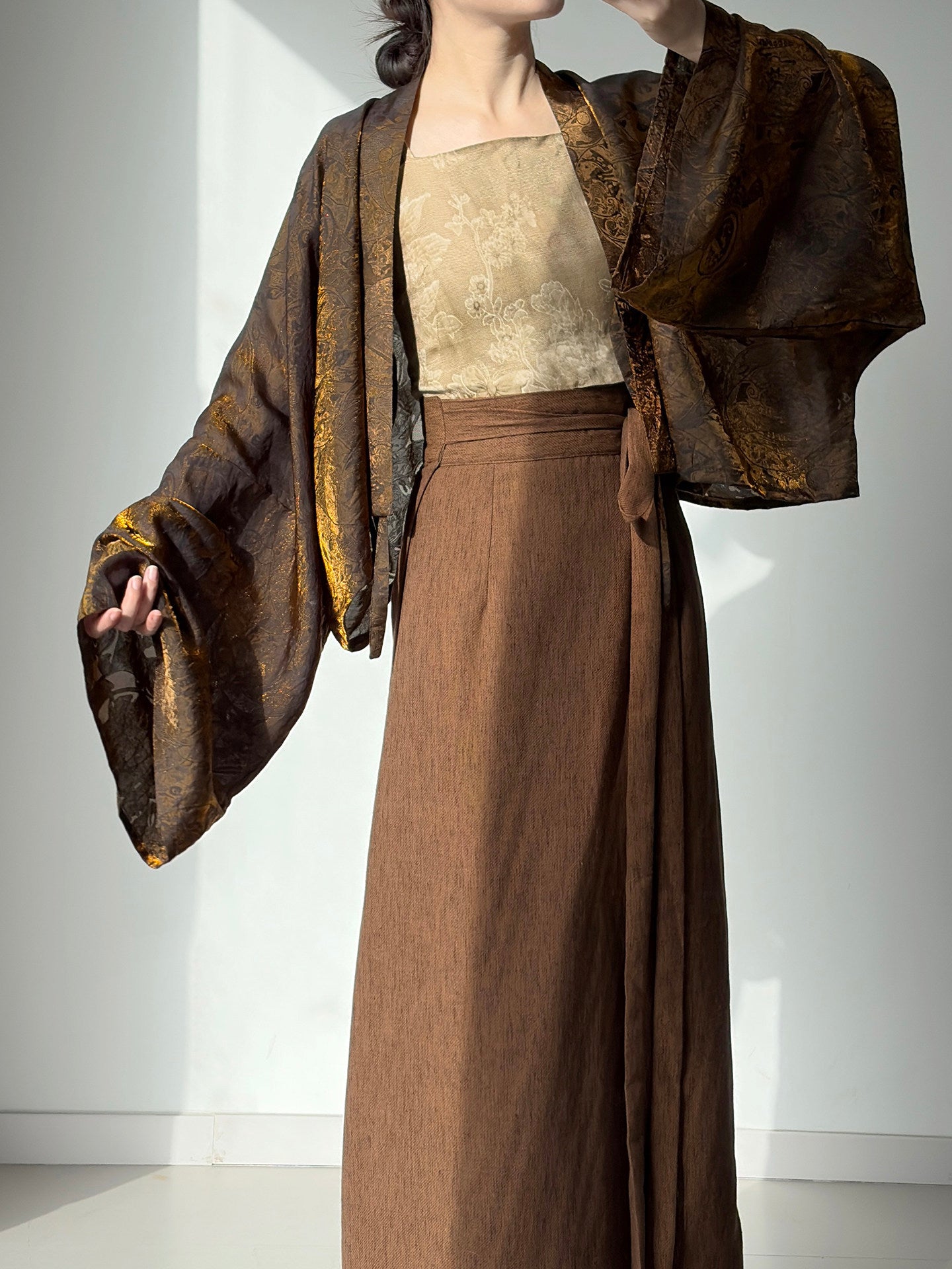 Dark Sleeve Fragrance [Sandalwood] Rayon Shimmer Short Top & Darted Wrap Skirt Slimming Hanfu Daily Commute