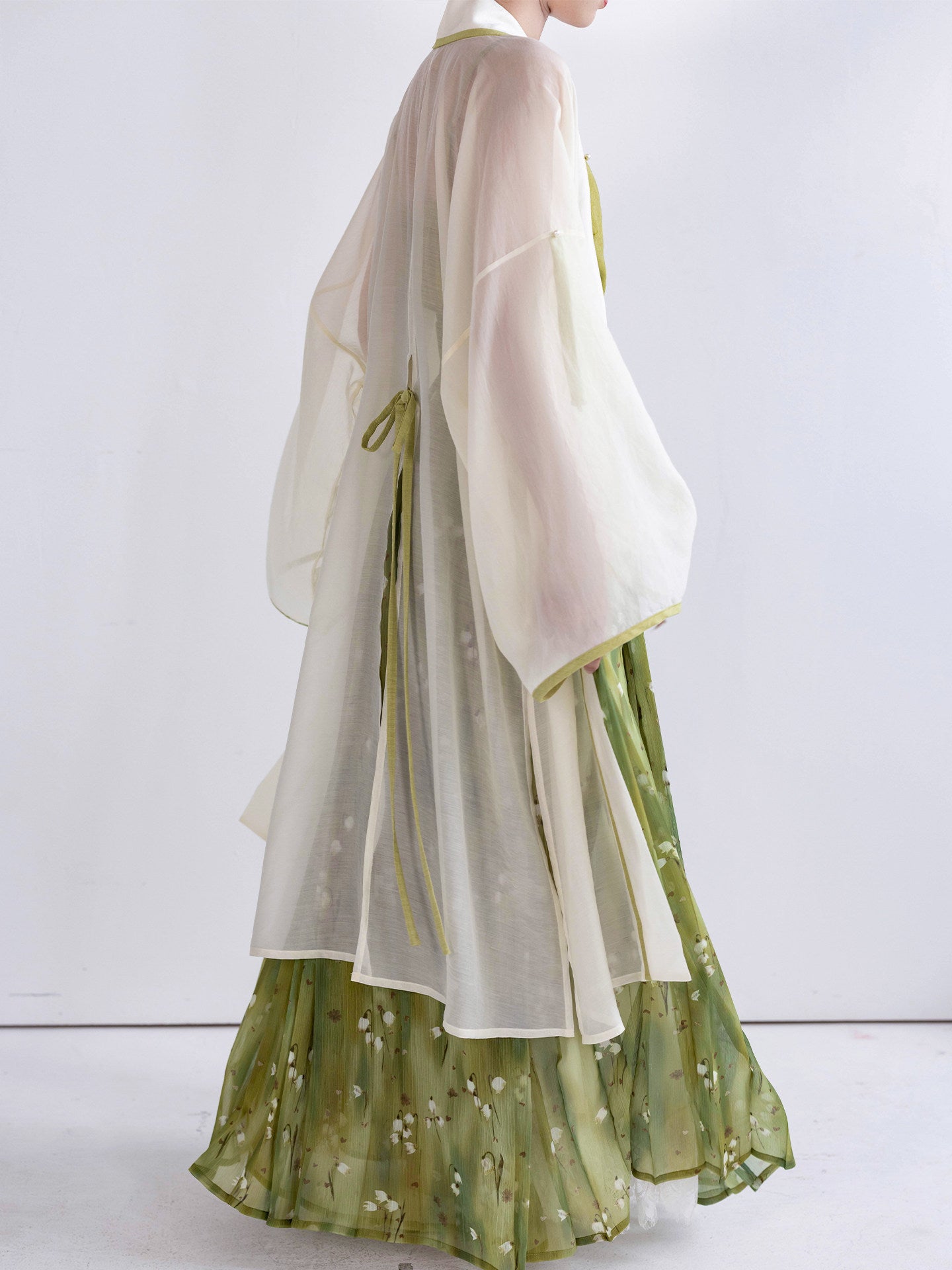 Dreamlike [Wizard of Oz] Original Song-style Daily Hanfu: Open-back Tencel Robe & Printed Pleated Skirt, Spring/Summer