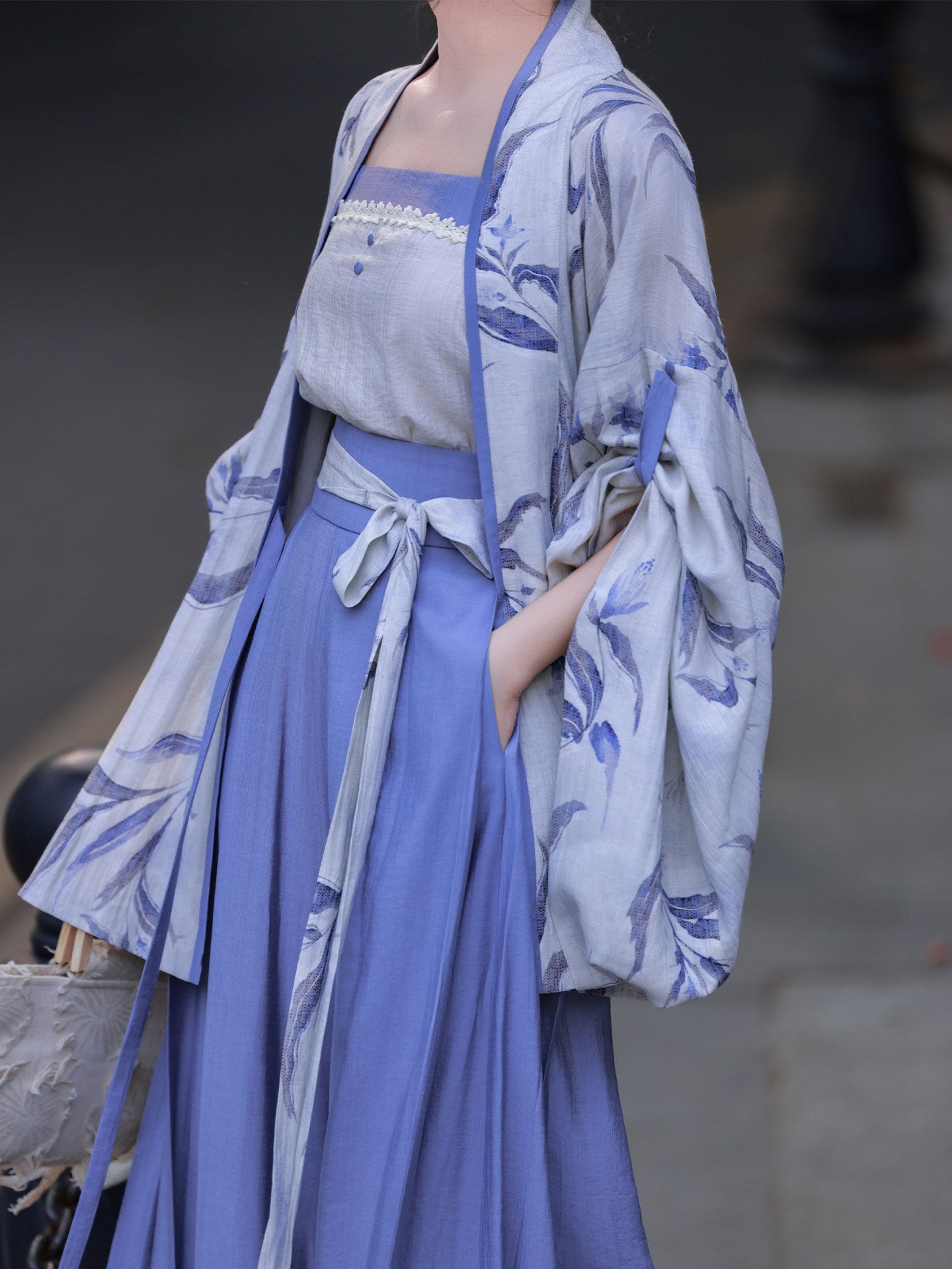 Zhi Nan Dreamlike Original Viscose Pleated Top & Elastic Waist Song-Style Pants Set, Commute & Daily, Blue