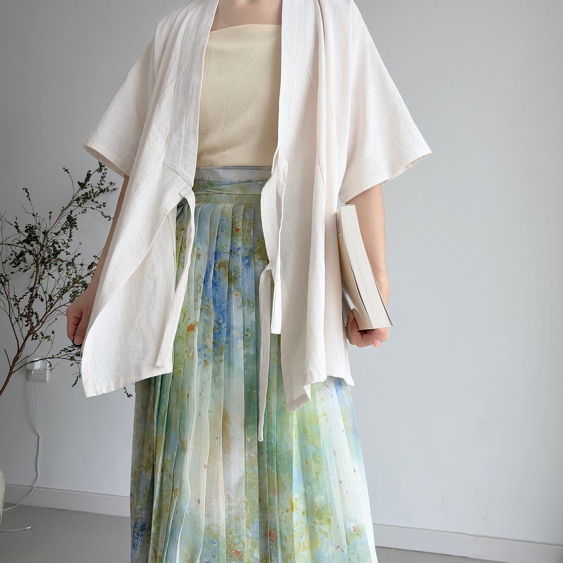 Ming-style Modified Cross-collar Hanfu Short Sleeve, Solid Cotton, Cool & Breathable, Daily Commute & Work