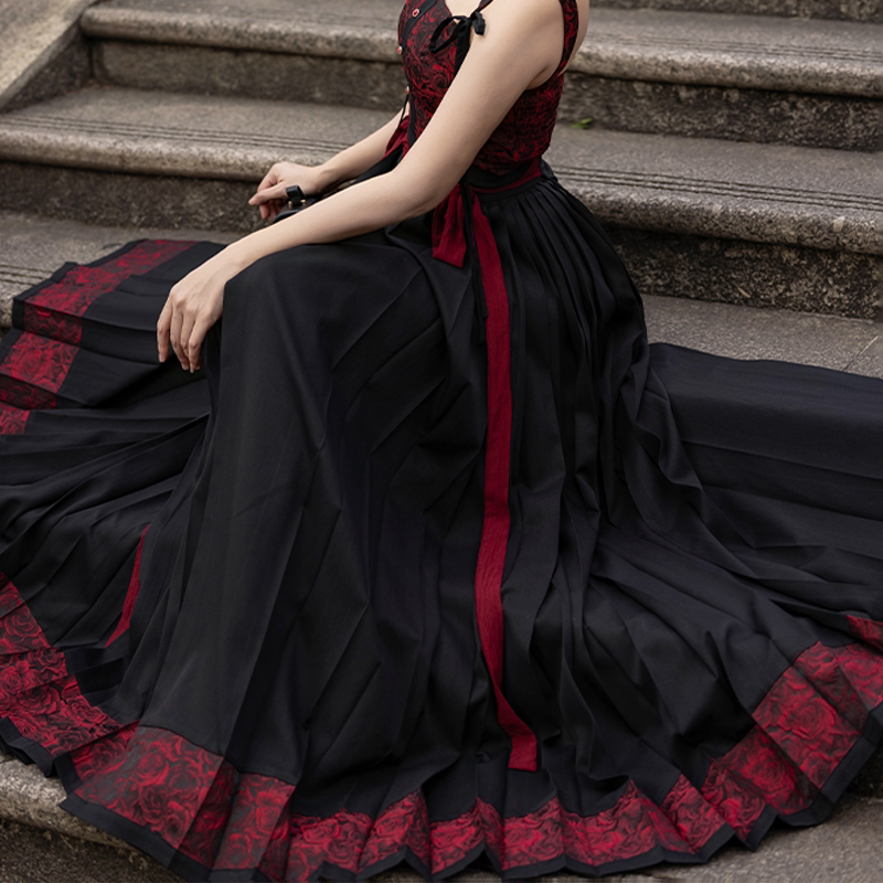 Ni Meng Original Nightfall Red Fern Ming-Style Mamian Skirt, Famen Temple-Inspired Corset Style, Red & Black Everyday Hanfu