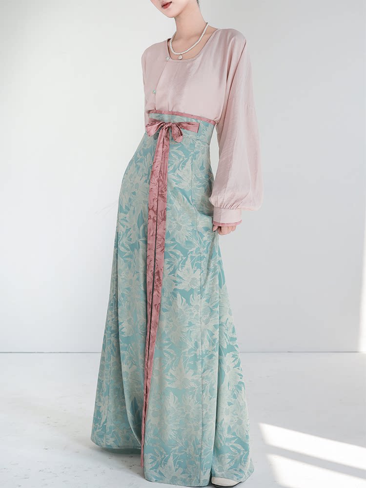 Dreamy Green Glaze Dye, Original Tang-Style-Inspired Round-Neck Top & Po Skirt, Everyday Hanfu in Pink-Blue Jacquard and Solid Color