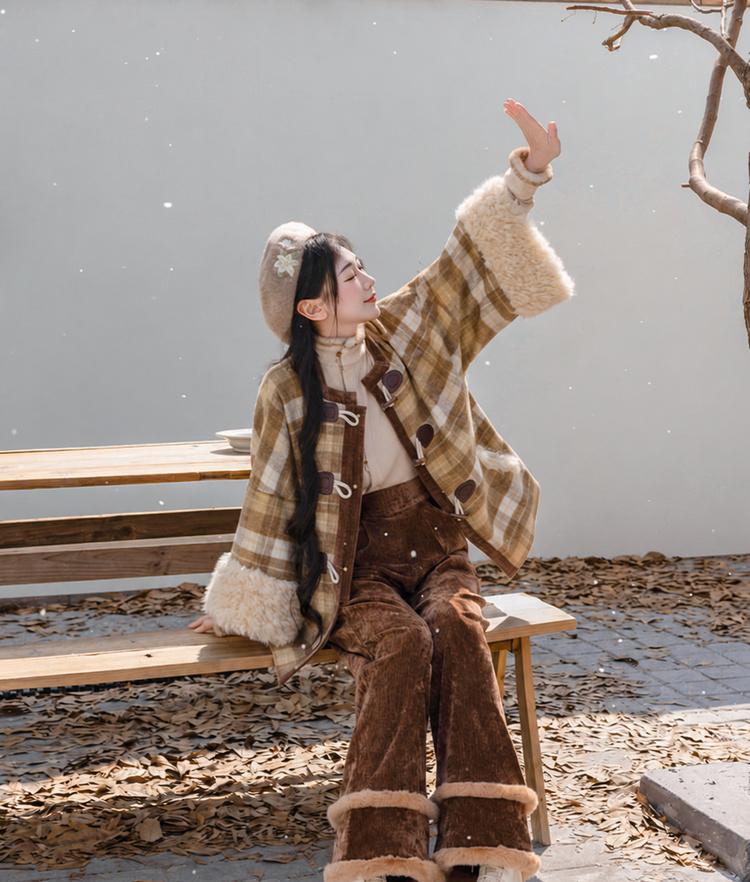 Dreamlike After Class Ming-Style Square-Neck Half-Sleeve Knit Top & Fuzzy Plaid Wide-Leg Pants, Casual Hanfu-Inspired Outfit