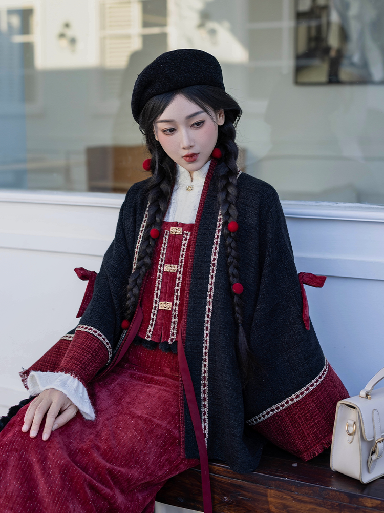 Dream Serenade Original Chinese-Inspired Vest Skirt Cardigan, Fall/Winter Lace Layering Piece, Chic Tweed Style