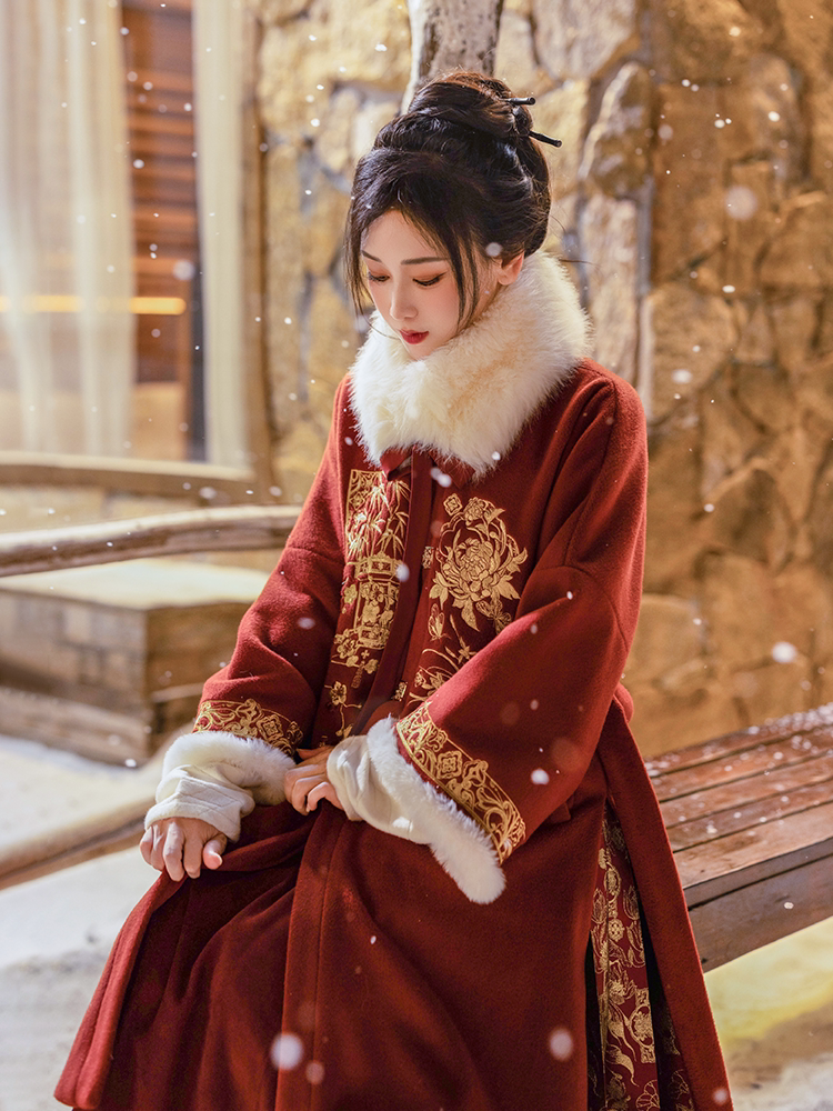 Dreamscape Four Gentlemen New Year Outfit, Heavy Embroidery & Metallic Brocade, Wool Blend Ming-Style Short-Sleeve Jacket & Mamian Skirt