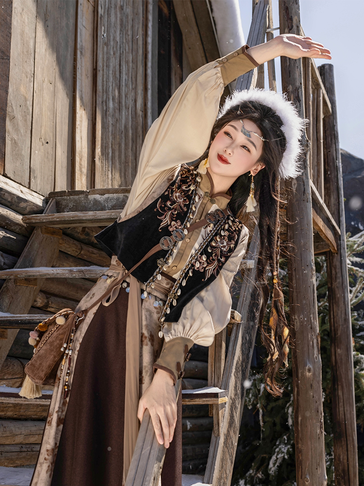Dreamlike Frontier-Inspired Outfit, Modern Tang Vest, Color-Blocked Flared Skirt, Embroidered Mandarin-Collar Blouse, Ethnic Boho Style