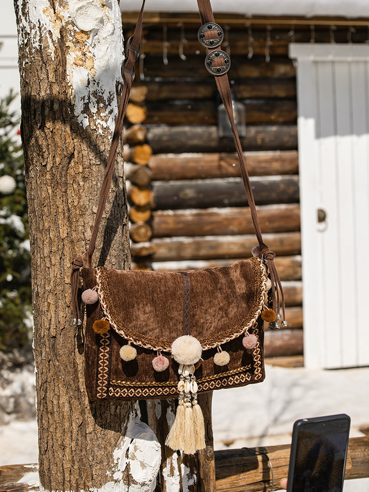 Fantasy Frontier Song Crossbody Bag, Ethnic Snow-Nylon Shoulder Bag with Multiple Compartments, Large Capacity