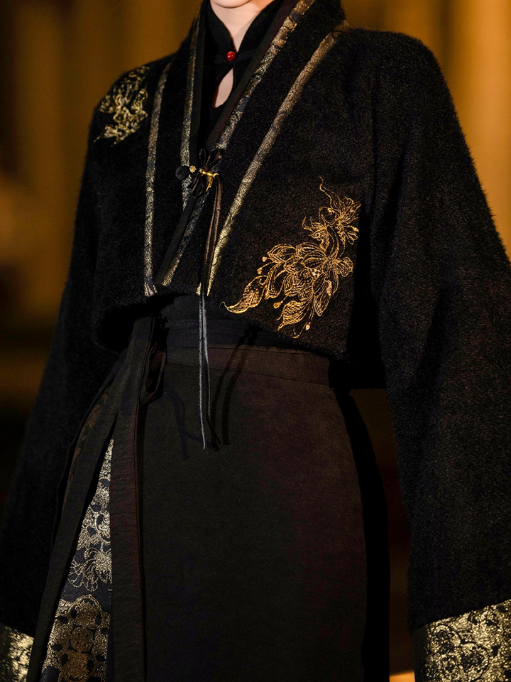 Dreamy Floral Black Swirl Skirt Set, Song Dynasty Han-Inspired Embroidery & Gold Brocade, Elegant Rich-Girl Style, Petite-Friendly Height-Enhancing Silhouette
