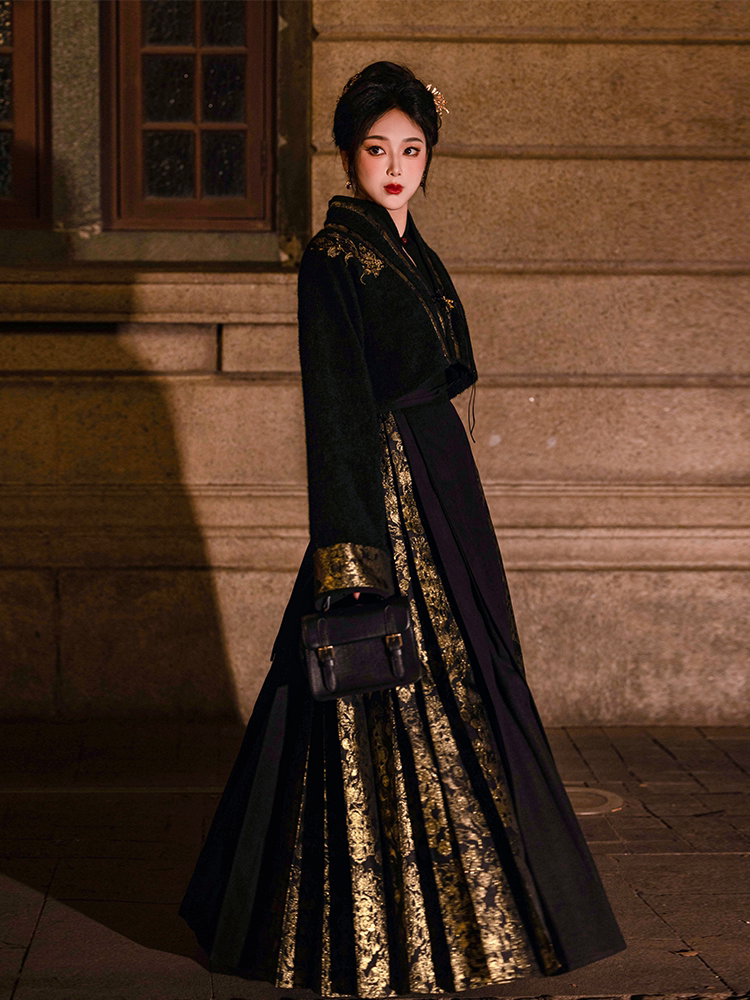 Dreamy Year-After-Year Black Mamian Skirt, Ming Style Han-Inspired Embroidery & Gold Jacquard, Elegant Rich-Girl Look, Petite-Friendly