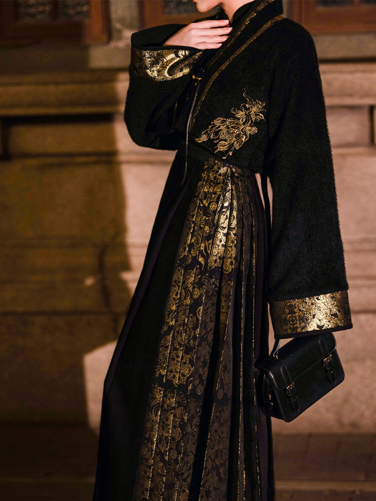 Dreamy Year-After-Year Black Mamian Skirt, Ming Style Han-Inspired Embroidery & Gold Jacquard, Elegant Rich-Girl Look, Petite-Friendly