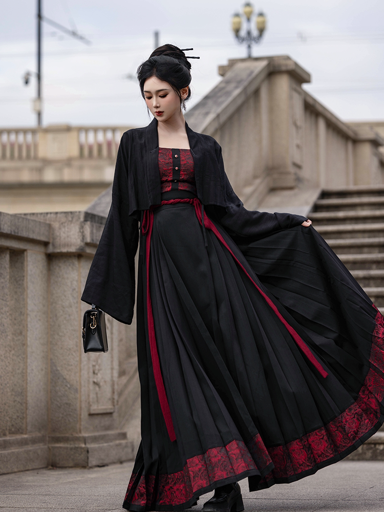Ni Meng Original Nightfall Red Fern Ming-Style Mamian Skirt, Famen Temple-Inspired Corset Style, Red & Black Everyday Hanfu