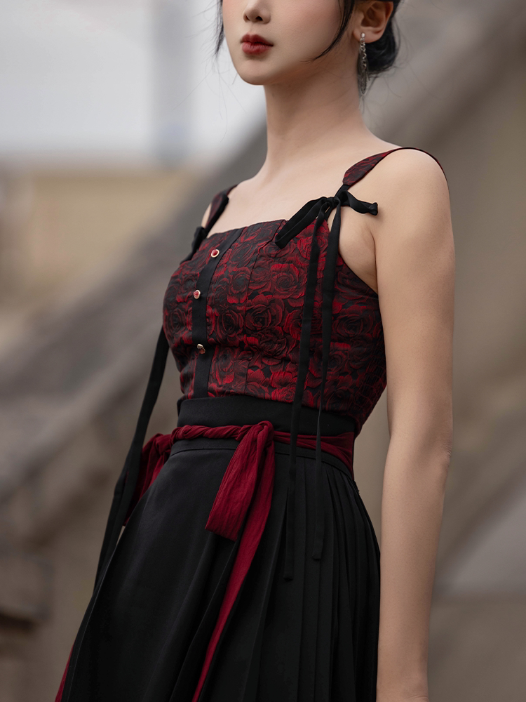 Ni Meng Original Nightfall Red Fern Ming-Style Mamian Skirt, Famen Temple-Inspired Corset Style, Red & Black Everyday Hanfu