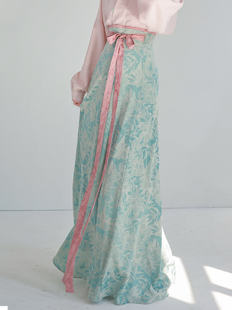 Dreamy Green Glaze Dye, Original Tang-Style-Inspired Round-Neck Top & Po Skirt, Everyday Hanfu in Pink-Blue Jacquard and Solid Color
