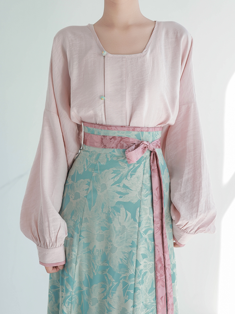 Dreamy Green Glaze Dye, Original Tang-Style-Inspired Round-Neck Top & Po Skirt, Everyday Hanfu in Pink-Blue Jacquard and Solid Color