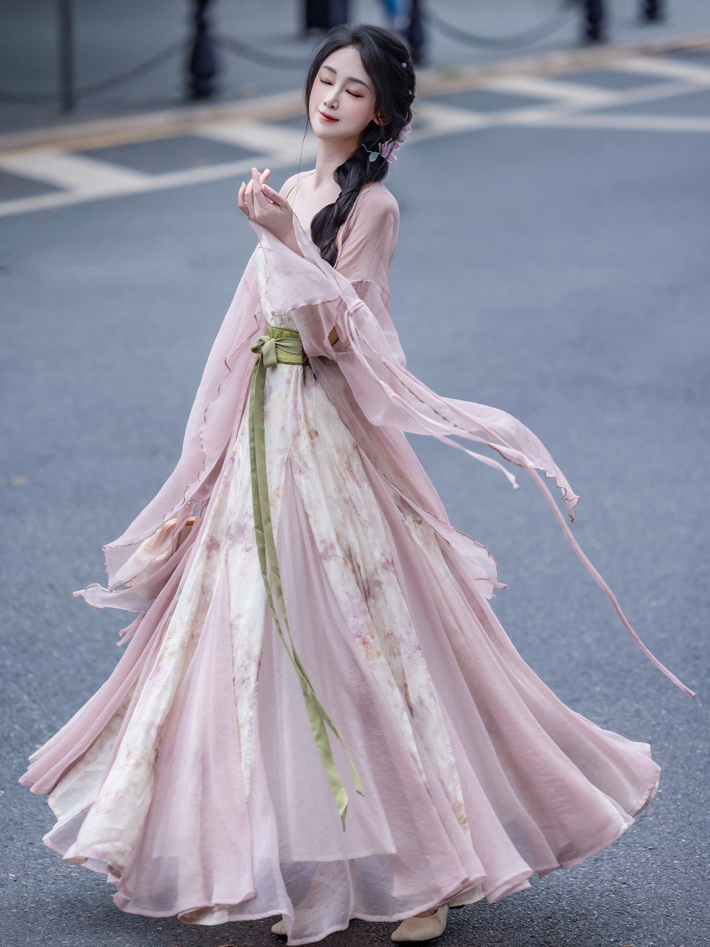 Dreamlike Original Chinese Han Dress: Full Flare, Mermaid Hem, Ripped Sleeves, Ethereal, Spring/Autumn