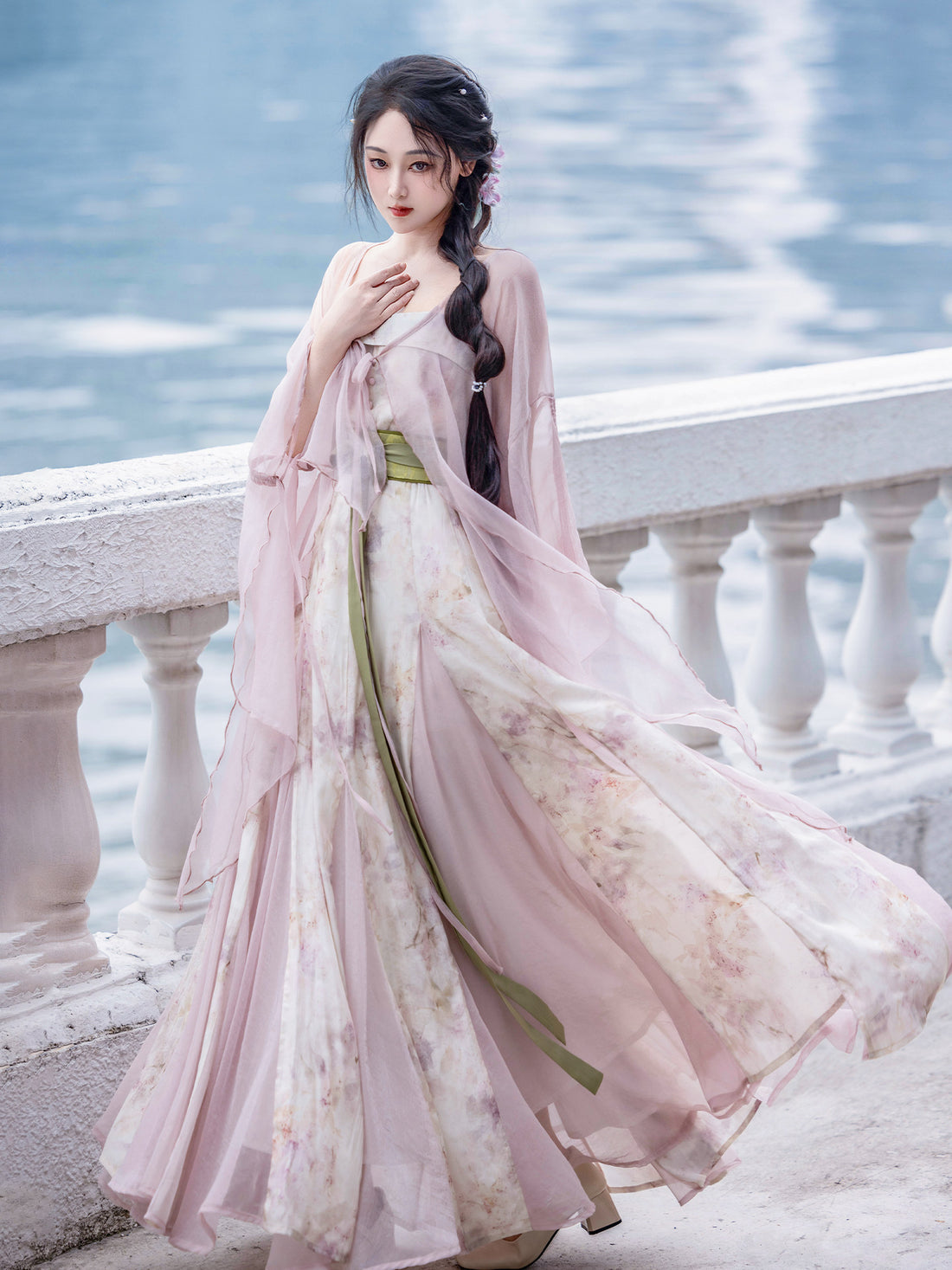 Dreamlike Original Chinese Han Dress: Full Flare, Mermaid Hem, Ripped Sleeves, Ethereal, Spring/Autumn