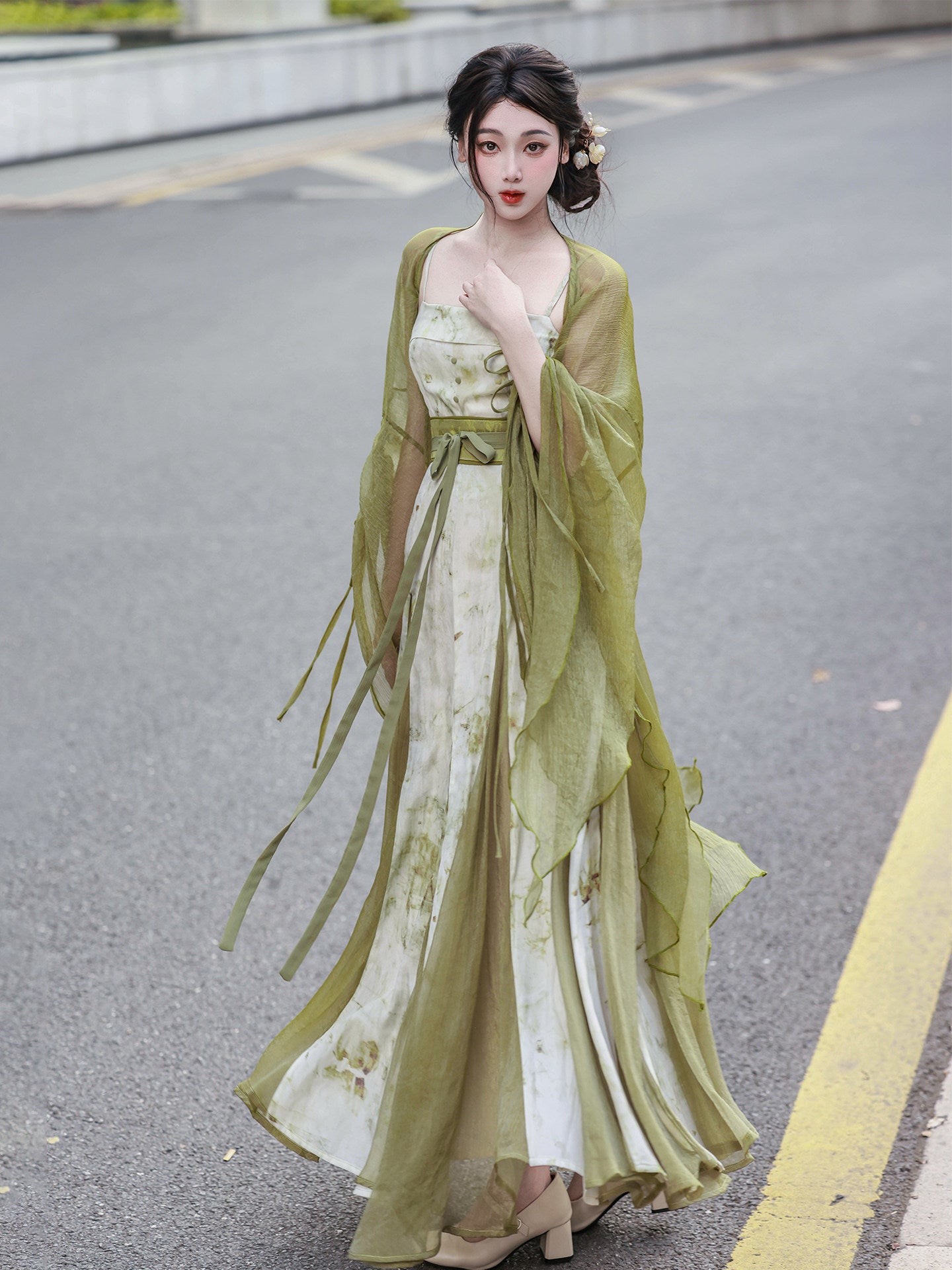Dreaming Qingyu'an - Chinese Full-Skirt Dress, Hanfu, Ripped Sleeves, Flowy Dancewear, Spring-Autumn Fresh