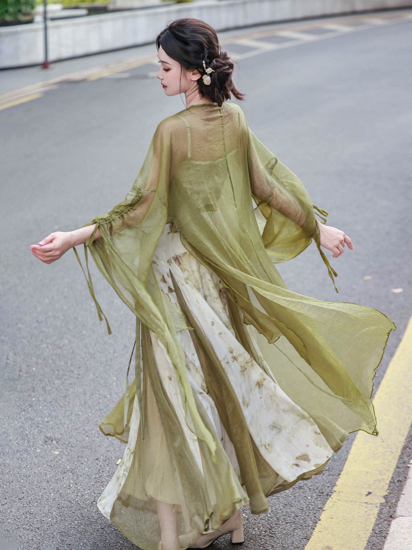 Dreaming Qingyu'an - Chinese Full-Skirt Dress, Hanfu, Ripped Sleeves, Flowy Dancewear, Spring-Autumn Fresh