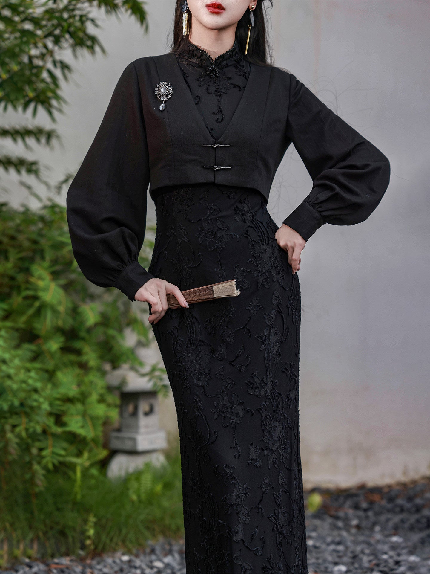 Nimeng “Secret Fragrance” Original Velvet Beaded Sleeveless Floor-Length Qipao, New Chinese-Style Blazer, Elegant Vintage Republican-Era Look