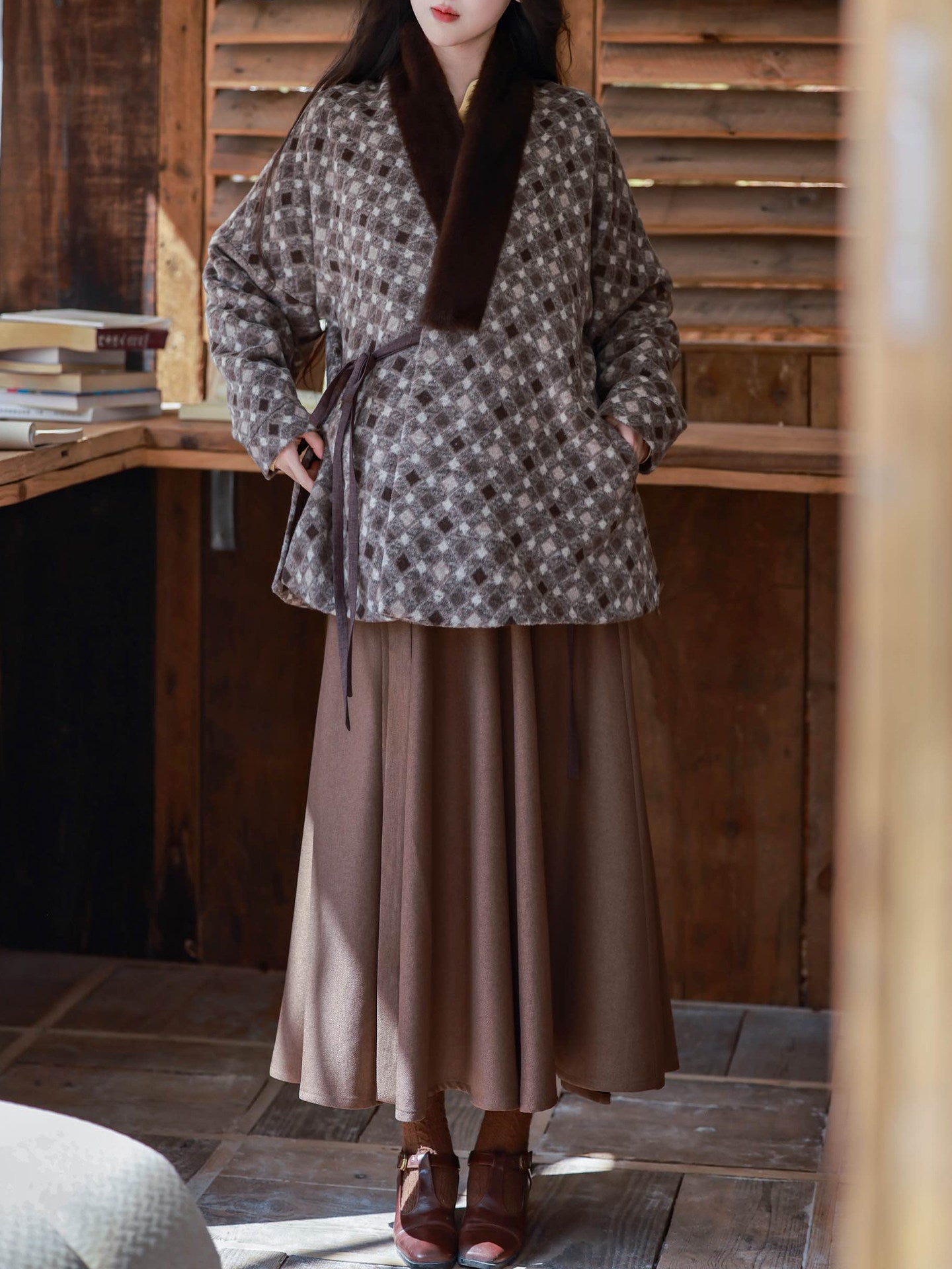 Nimeng Guofeng [Raw Coconut & Dark Chocolate] Original Ming-style Fleece-lined Reversible Pocketed Cross-collar & Song-style Flying Sleeve & Patchwork Skirt Daily Set