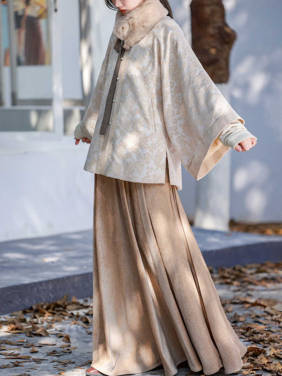 Nimeng (Rouhua) Original Ming-style Hanfu Round-collar Half-sleeve Short Jacket, Fleece-lined, with Pockets, Thick Everyday Outerwear for Fall&Winter