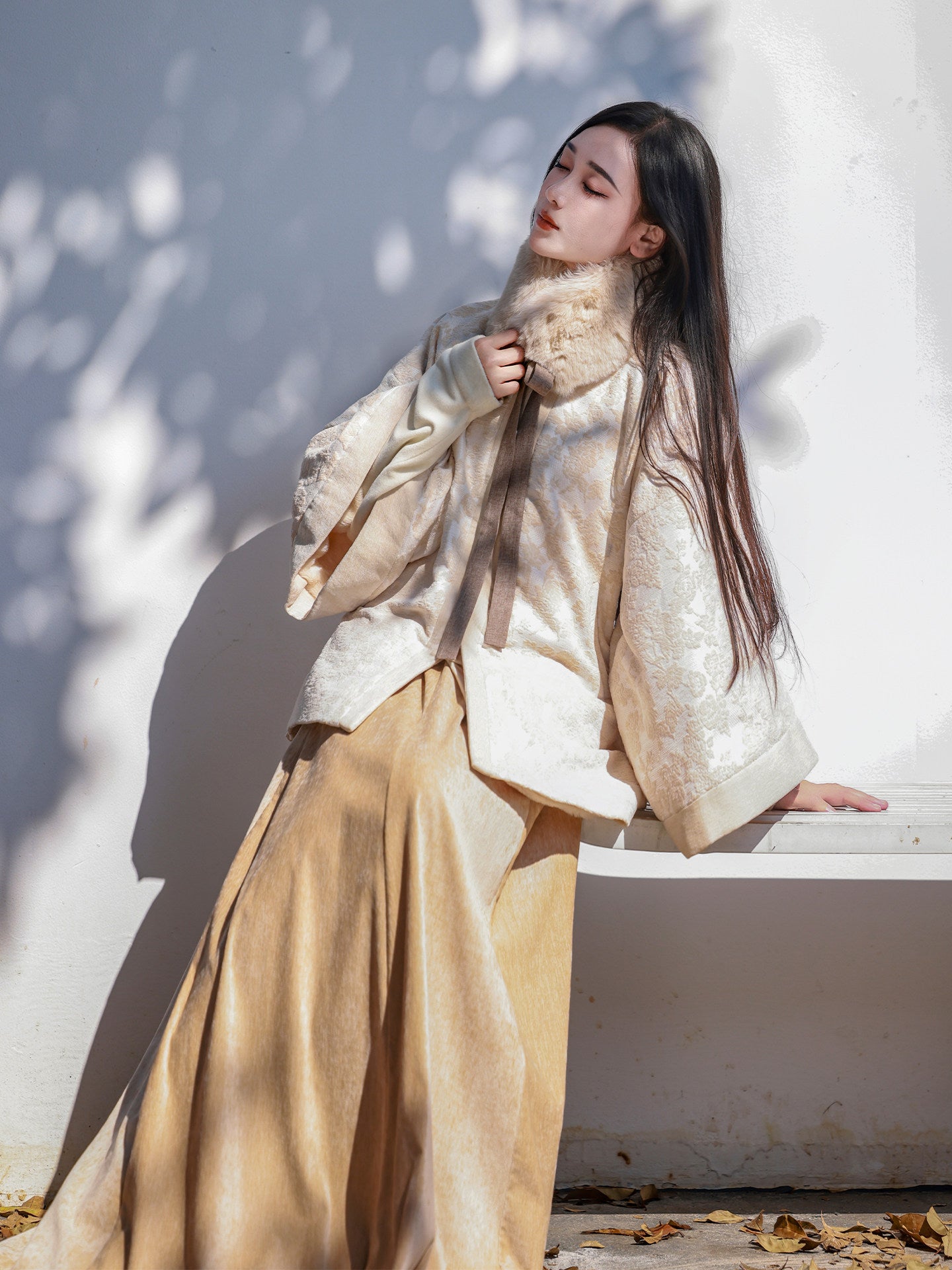 Nimeng (Rouhua) Original Ming-style Hanfu Round-collar Half-sleeve Short Jacket, Fleece-lined, with Pockets, Thick Everyday Outerwear for Fall&Winter