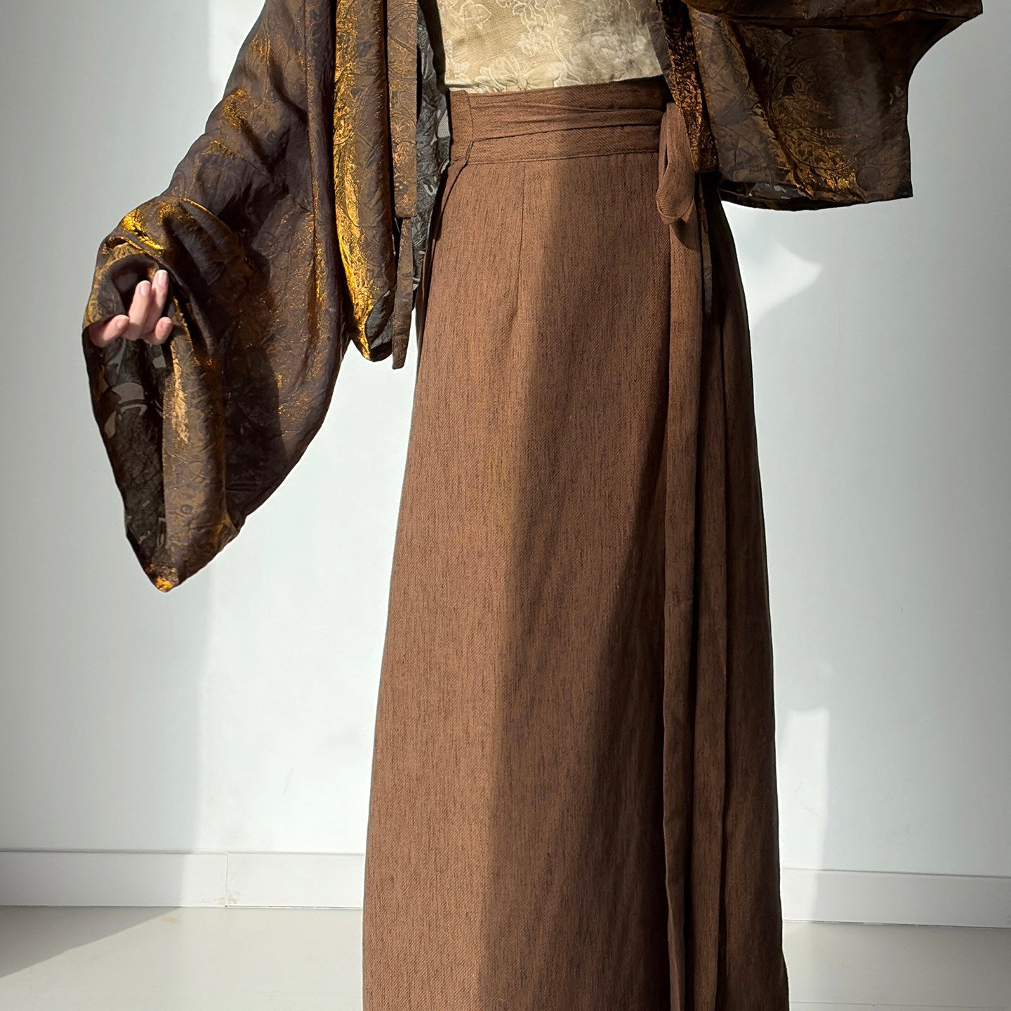 Dark Sleeve Fragrance [Sandalwood] Rayon Shimmer Short Top & Darted Wrap Skirt Slimming Hanfu Daily Commute