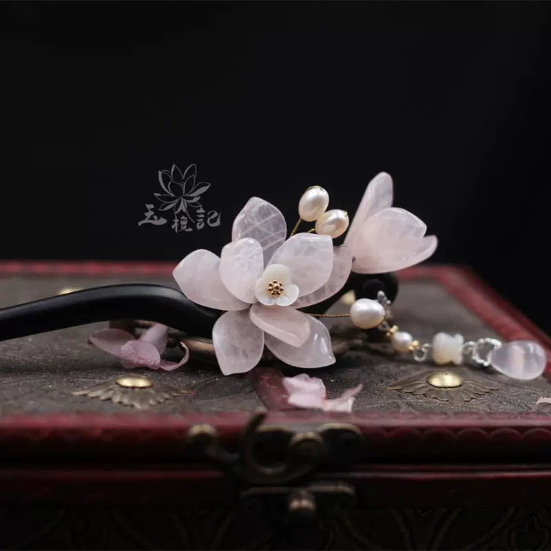 Ebony Handmade Jade Hairpin Flower|Bu Yao(步摇)han fu Chinese han fu hanfu male tang dynasty clothes chinese hanfu tang dynasty outfits traditiona hanfu dress chinese hanfu chinese style dress dress fashion cheongsam dress q