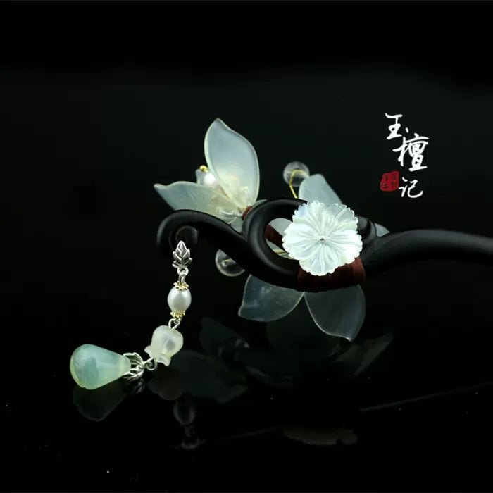 Ebony Handmade Jade Hairpin Flower|Bu Yao(步摇)han fu Chinese han fu hanfu male tang dynasty clothes chinese hanfu tang dynasty outfits traditiona hanfu dress chinese hanfu chinese style dress dress fashion cheongsam dress q