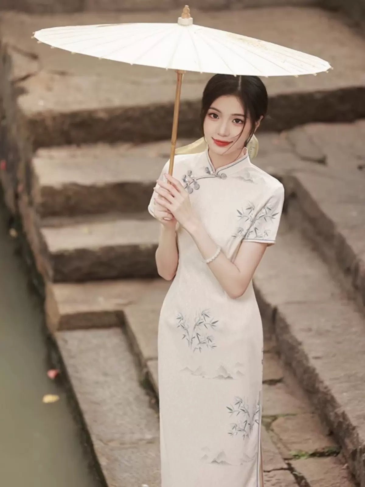 umbrella fashion dress 1889 Portrait of a fashionable lady with an umbrella (photo by Josef Lwy) : r/fashionhistory
