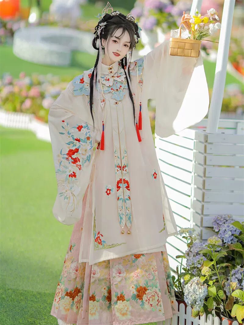 【Hanfu】Blooming Radiance | Ming Style Hanfuhan fu Chinese han fu hanfu male tang dynasty clothes chinese hanfu tang dynasty outfits traditiona hanfu dress chinese hanfu chinese style dress dress fashion cheongsam dress q