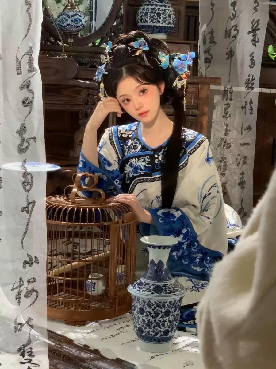 HanfuBlue Willow Elegance | Qing Style Hanfu - Hanrong hanfu chinese traditional clothes newmoondance nuwahanfu fashionhanfu newfanfu hanfustory HanfuBlue Willow Elegance | Qing Style Hanfu - Hanrong hanfu chinese traditional clothes newmoondance nuwahanfu fashionhanfu newfanfu hanfustory