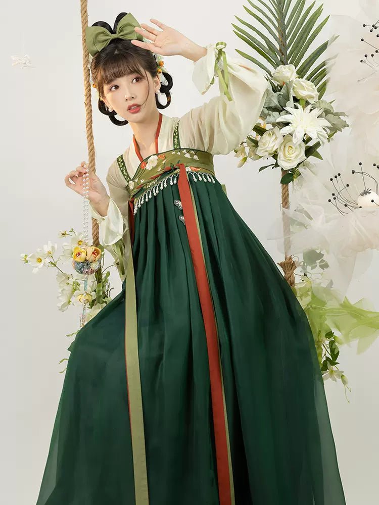 HanfuEmerald Shadows Surrounding Flowers | Tang Style Hanfu - Hanrong hanfu chinese traditional clothes newmoondance nuwahanfu fashionhanfu newfanfu hanfustory HanfuEmerald Shadows Surrounding Flowers | Tang Style Hanfu - Hanrong hanfu chinese traditional clothes newmoondance nuwahanfu fashionhanfu newfanfu hanfustory