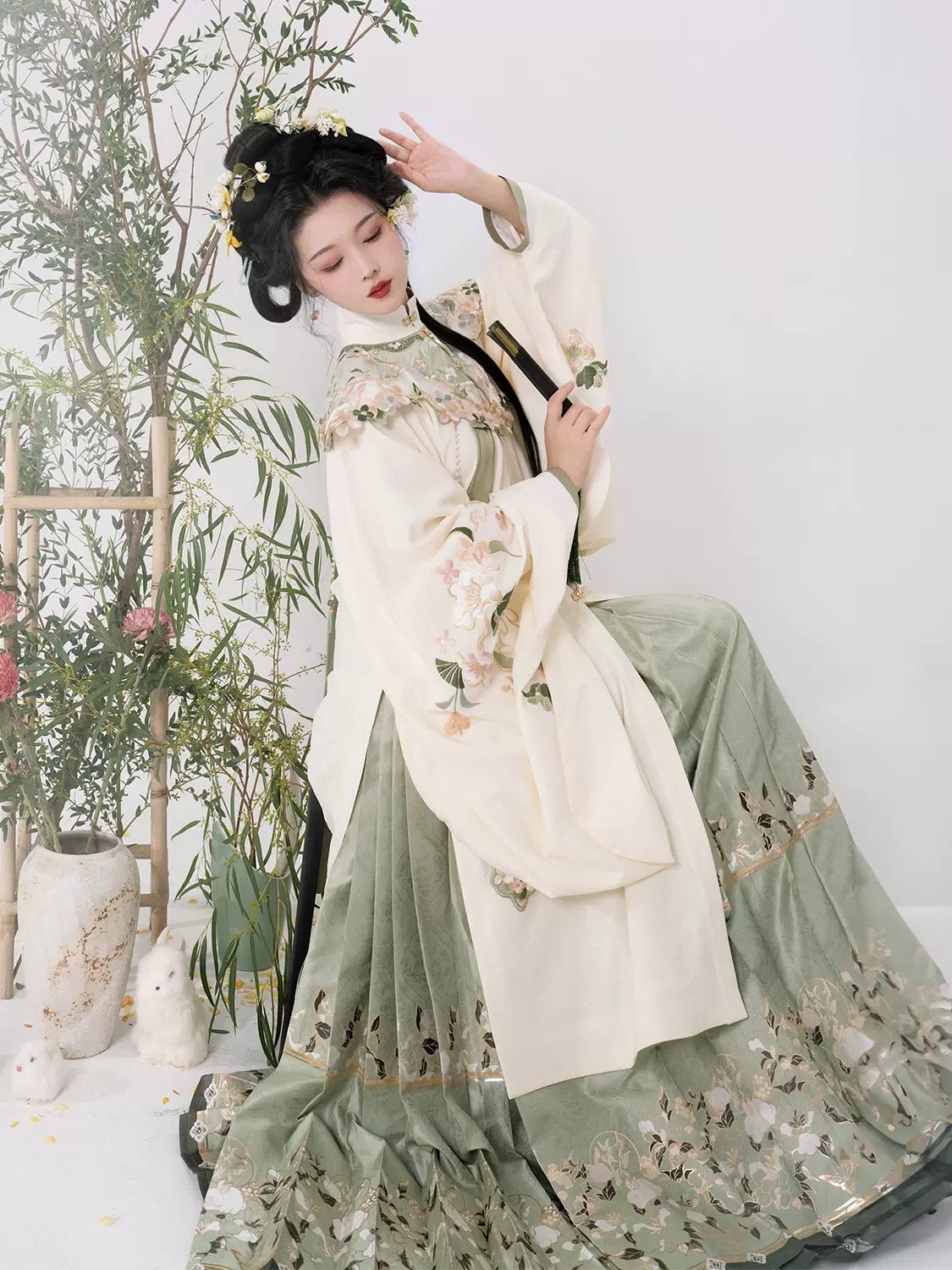 【Hanfu】Serenade of Blossoms | Ming Style Hanfuhan fu Chinese han fu hanfu male tang dynasty clothes chinese hanfu tang dynasty outfits traditiona hanfu dress chinese hanfu chinese style dress dress fashion cheongsam dress q