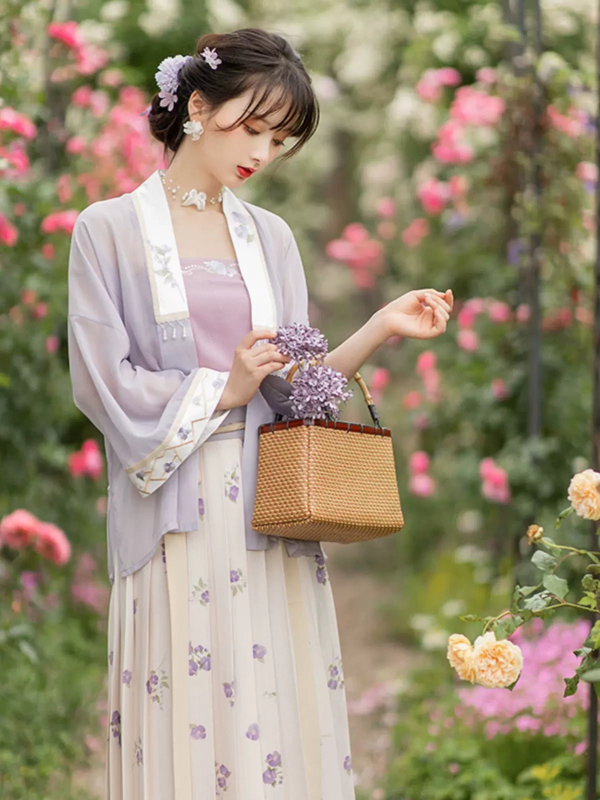 【Hanfu】Stroll Among Flowers at Sunset | Modern & Song Style Hanfuhan fu Chinese han fu hanfu male tang dynasty clothes chinese hanfu tang dynasty outfits traditiona hanfu dress chinese hanfu chinese style dress dress fashion cheongsam dress q