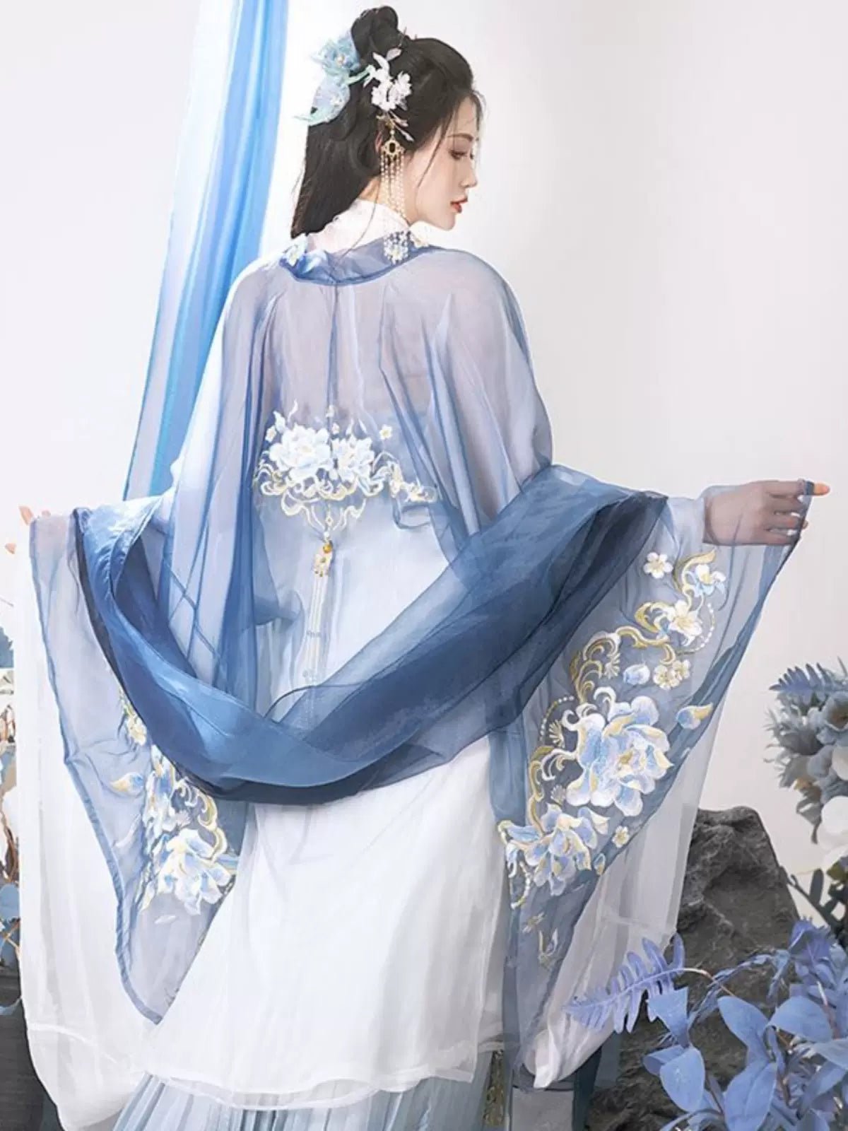 【Hanfu】The moon is cold|Tang Embroidered large - sleeved shirt & skirthan fu Chinese han fu hanfu male tang dynasty clothes chinese hanfu tang dynasty outfits traditiona hanfu dress chinese hanfu chinese style dress dress fashion cheongsam dress q