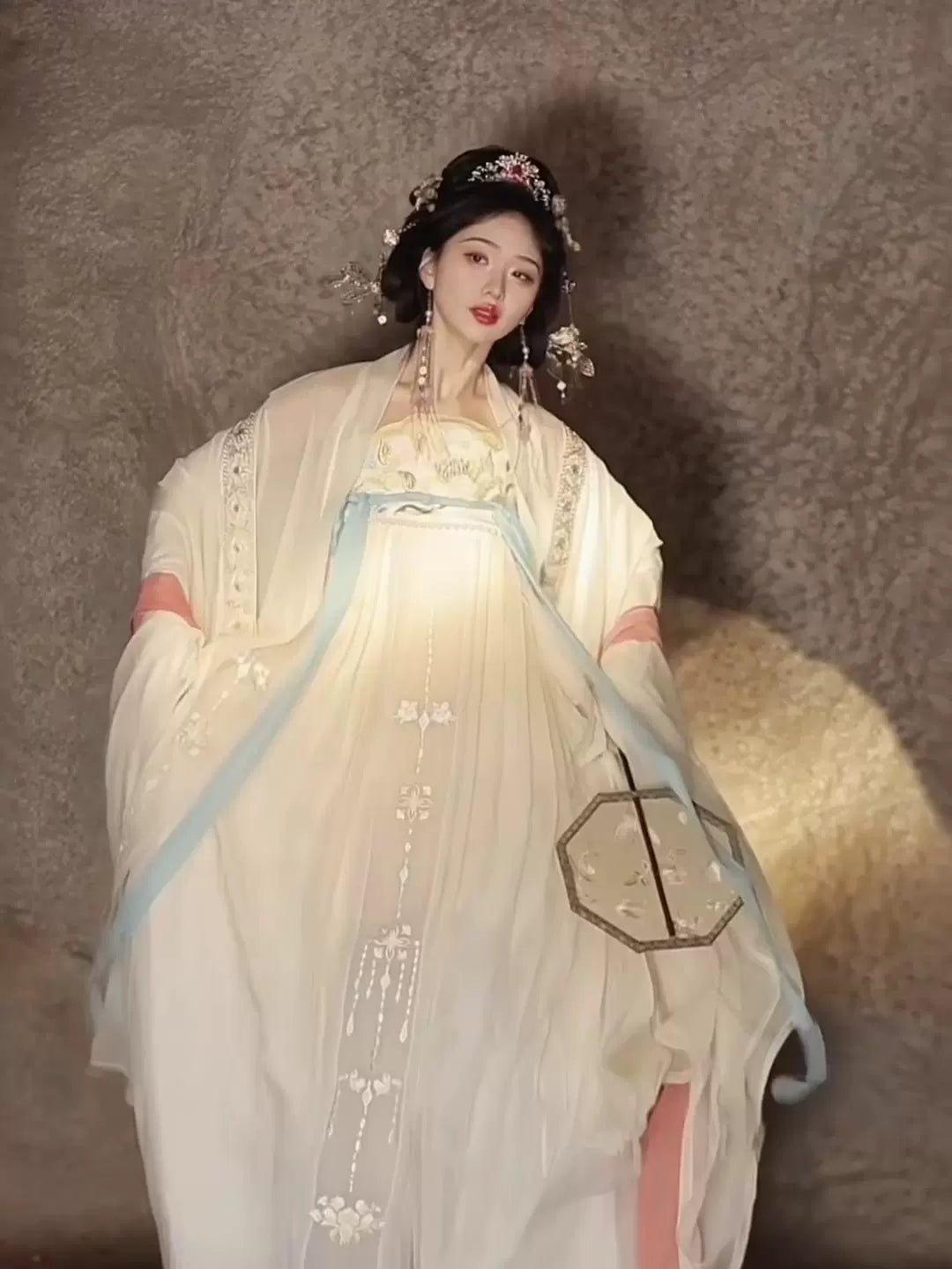 【Hanfu】Tulips|Tang Chest - Length skirthan fu Chinese han fu hanfu male tang dynasty clothes chinese hanfu tang dynasty outfits traditiona hanfu dress chinese hanfu chinese style dress dress fashion cheongsam dress q