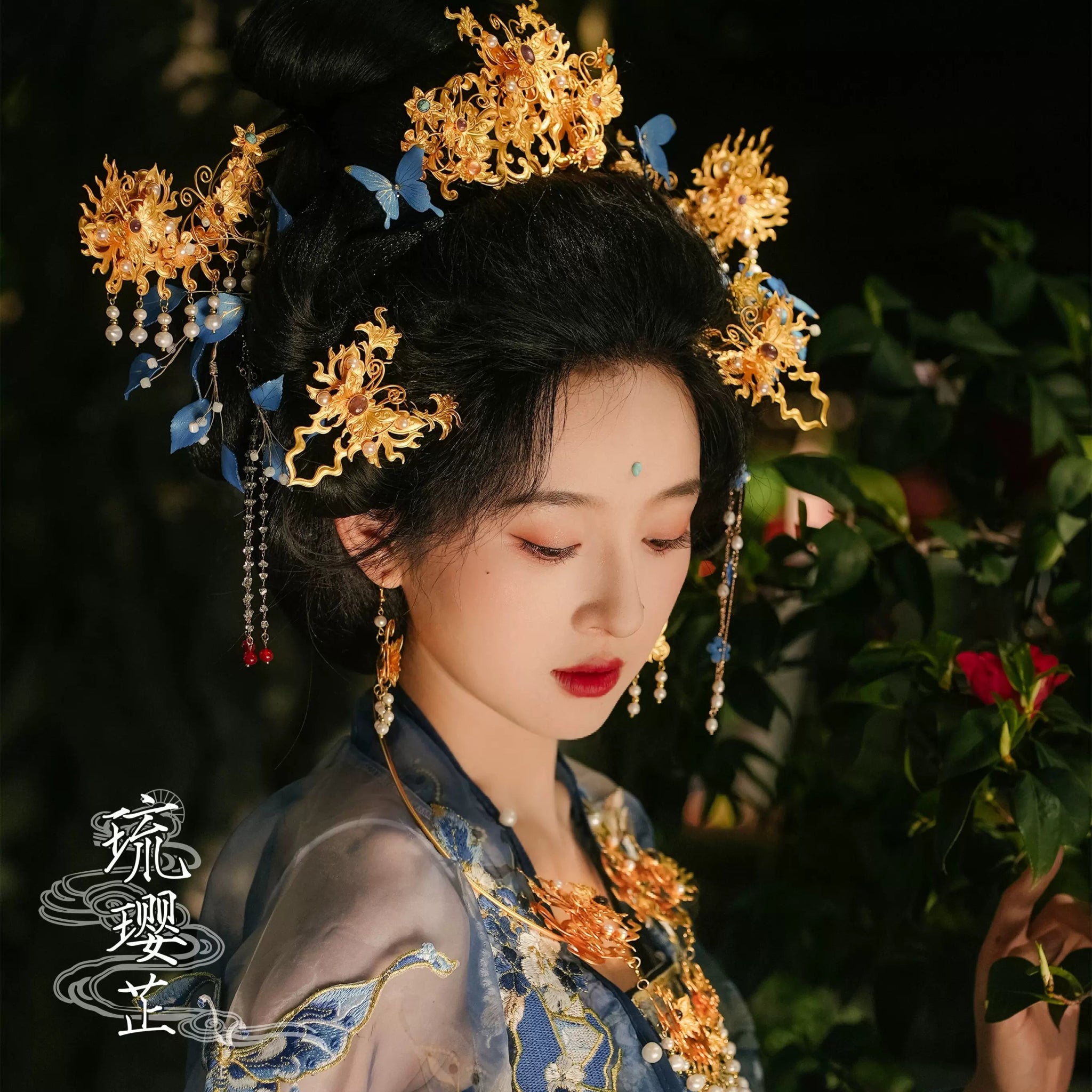 Lonely Search|Ancient Style Butterfly Hair Crownhan fu Chinese han fu hanfu male tang dynasty clothes chinese hanfu tang dynasty outfits traditiona hanfu dress chinese hanfu chinese style dress dress fashion cheongsam dress q