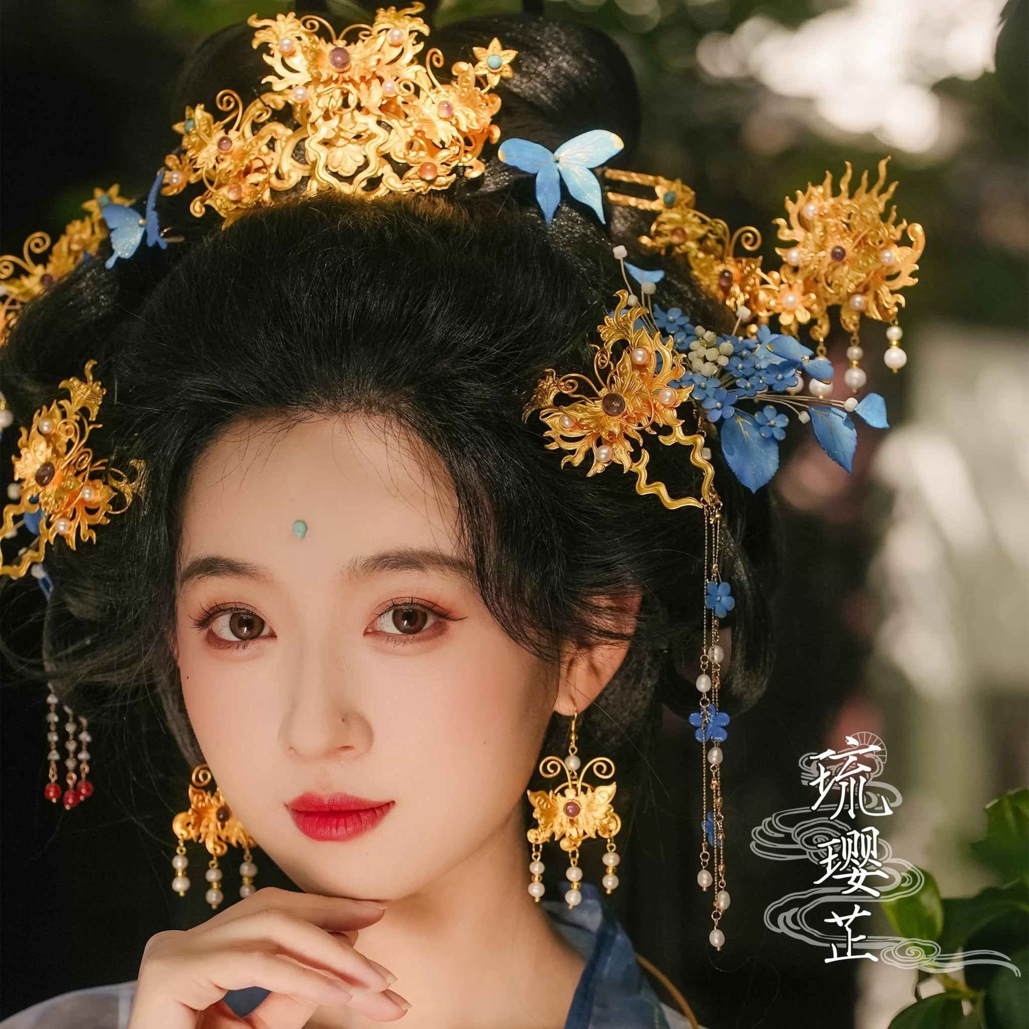 Lonely Search|Ancient Style Butterfly Hair Crownhan fu Chinese han fu hanfu male tang dynasty clothes chinese hanfu tang dynasty outfits traditiona hanfu dress chinese hanfu chinese style dress dress fashion cheongsam dress q