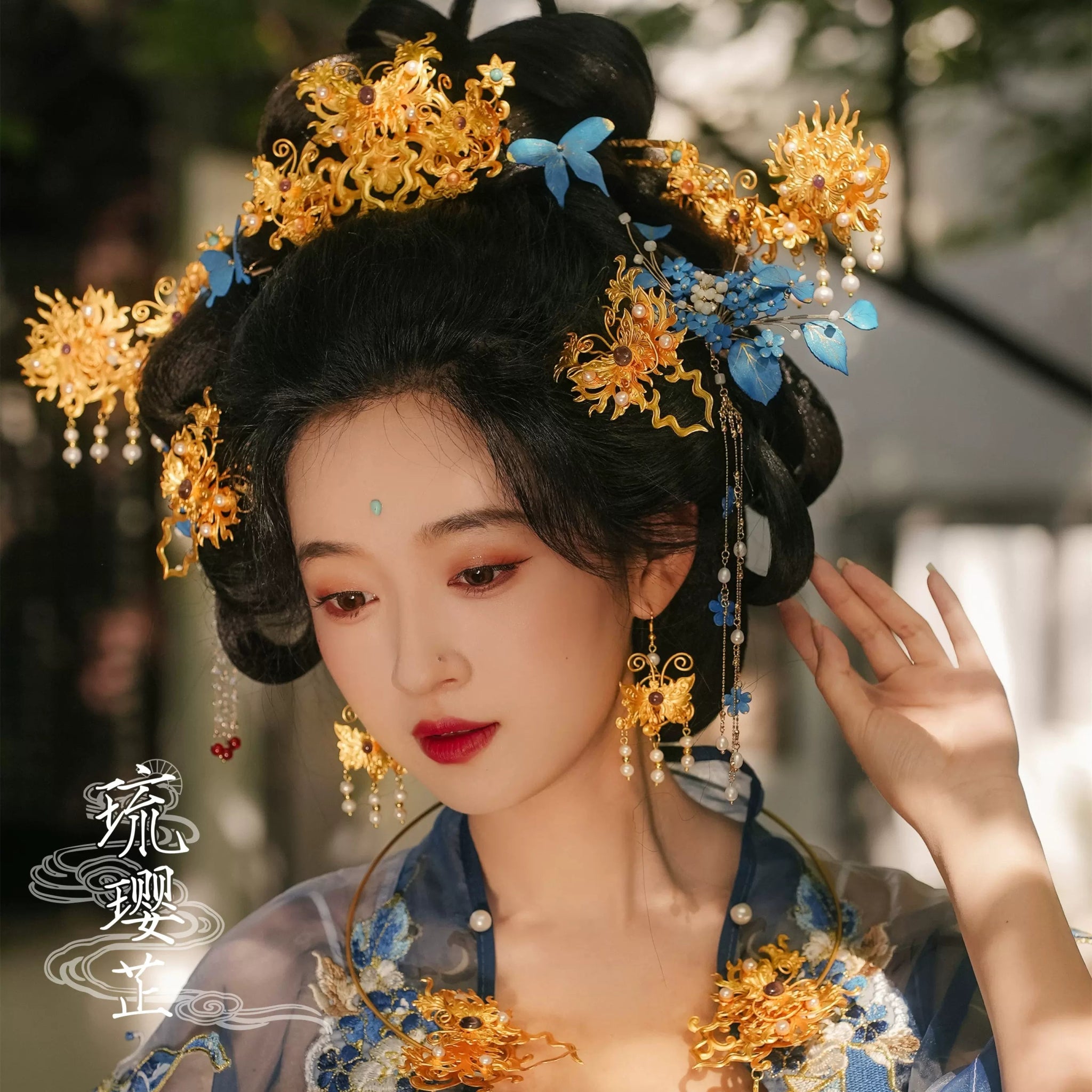 Lonely Search|Ancient Style Butterfly Hair Crownhan fu Chinese han fu hanfu male tang dynasty clothes chinese hanfu tang dynasty outfits traditiona hanfu dress chinese hanfu chinese style dress dress fashion cheongsam dress q
