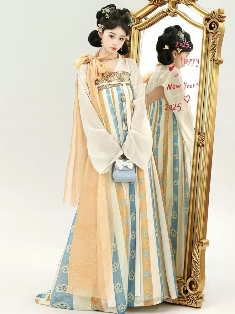 Petite flower arrangementhan fu Chinese han fu hanfu male tang dynasty clothes chinese hanfu tang dynasty outfits traditiona hanfu dress chinese hanfu chinese style dress dress fashion cheongsam dress q