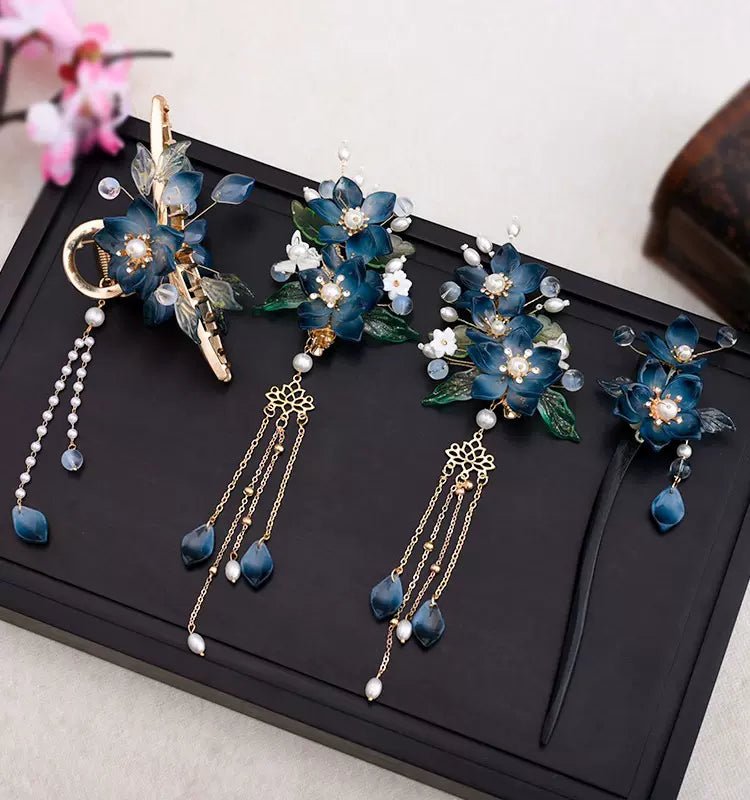 Qaraqash Nahiyisi|hanfu matching hairpiecehan fu Chinese han fu hanfu male tang dynasty clothes chinese hanfu tang dynasty outfits traditiona hanfu dress chinese hanfu chinese style dress dress fashion cheongsam dress q