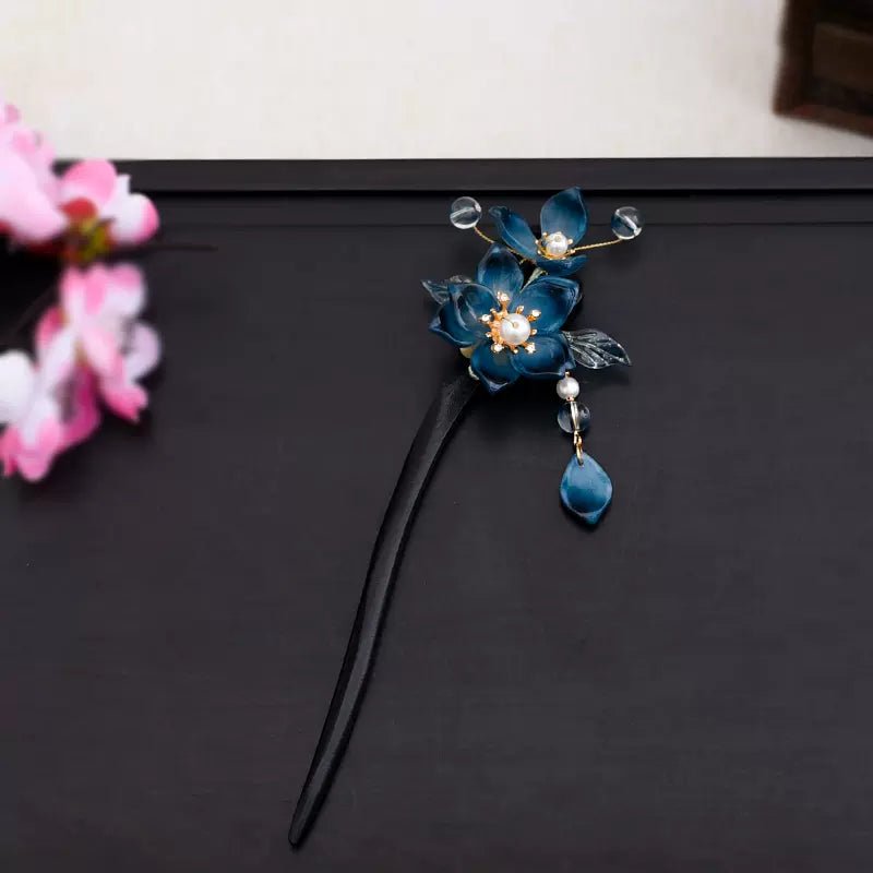 Qaraqash Nahiyisi|hanfu matching hairpiecehan fu Chinese han fu hanfu male tang dynasty clothes chinese hanfu tang dynasty outfits traditiona hanfu dress chinese hanfu chinese style dress dress fashion cheongsam dress q