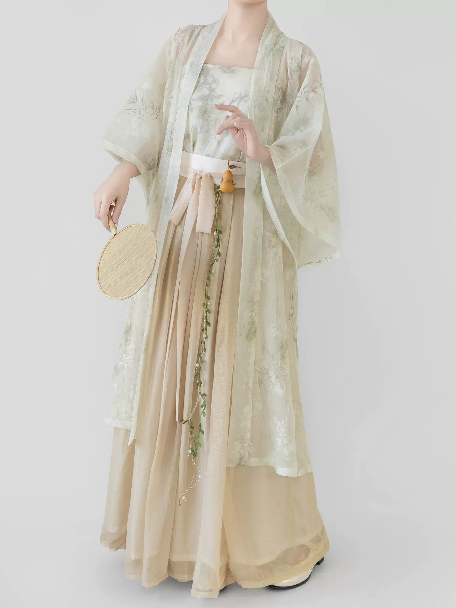 【Hanfu】White feathers, gorgeous clothes|Song modern dresshan fu Chinese han fu hanfu male tang dynasty clothes chinese hanfu tang dynasty outfits traditiona hanfu dress chinese hanfu chinese style dress dress fashion cheongsam dress q